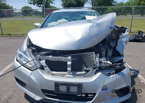 2017 Nissan Altima 2.5/2.5 S/2.5 Sl/2.5 Sr/2.5 Sv z USA, uszkodzony, nr VIN 1N4AL3AP8HC115437